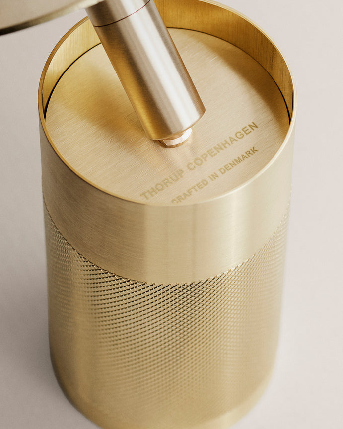 Patrone loftspot med dækplade - clip fit, messing • Thorup Copenhagen - Copenhagenhomedesign