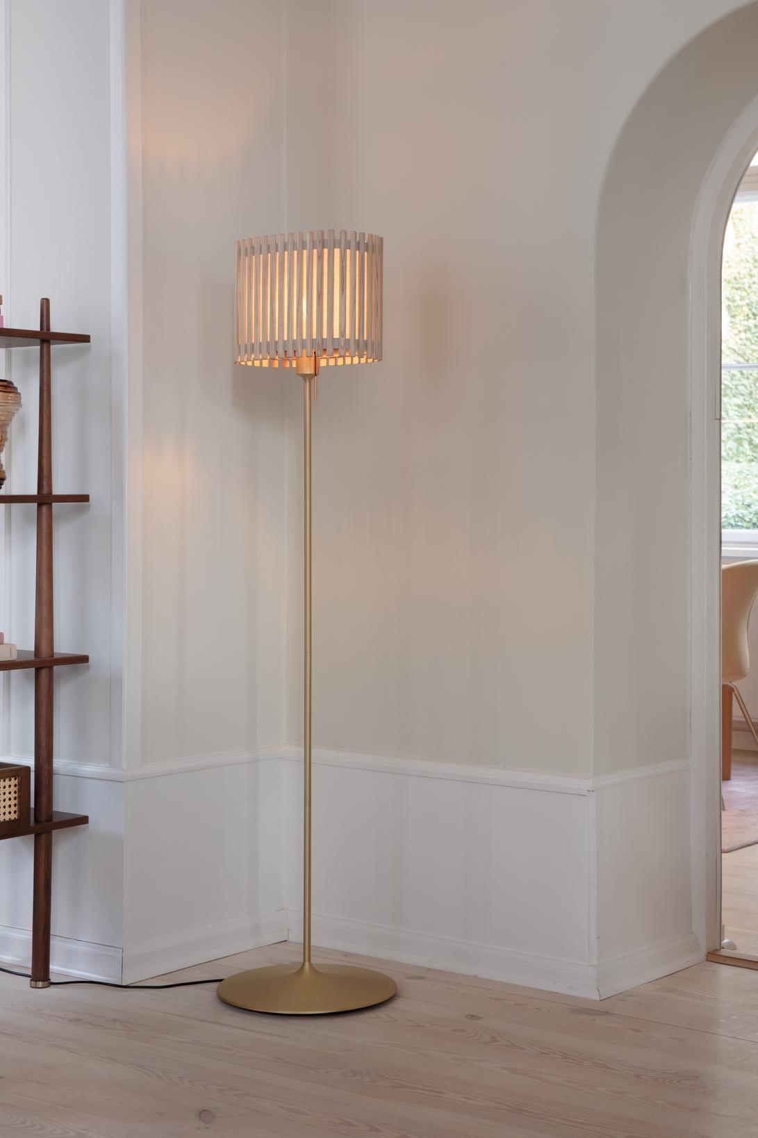Komorebi Rectangular gulvlampe, egetræ og børstet messing look • UMAGE - Copenhagenhomedesign