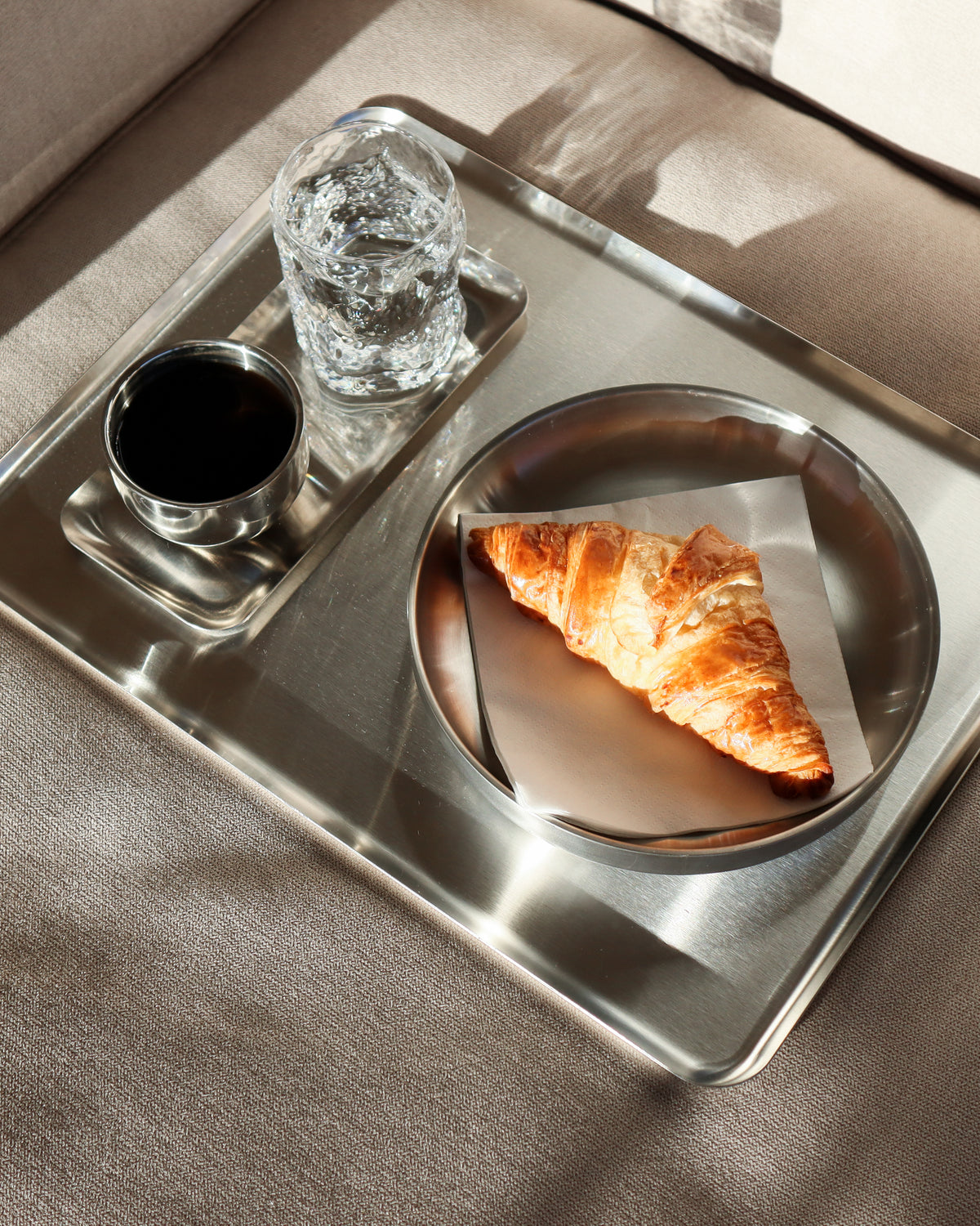 Serveringsskål i rustfrit stål • NICHBA - Copenhagenhomedesign