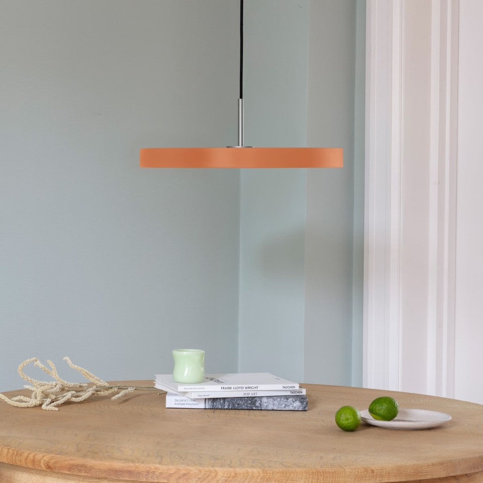 Asteria Plus pendel, orange og stål • UMAGE - Copenhagenhomedesign