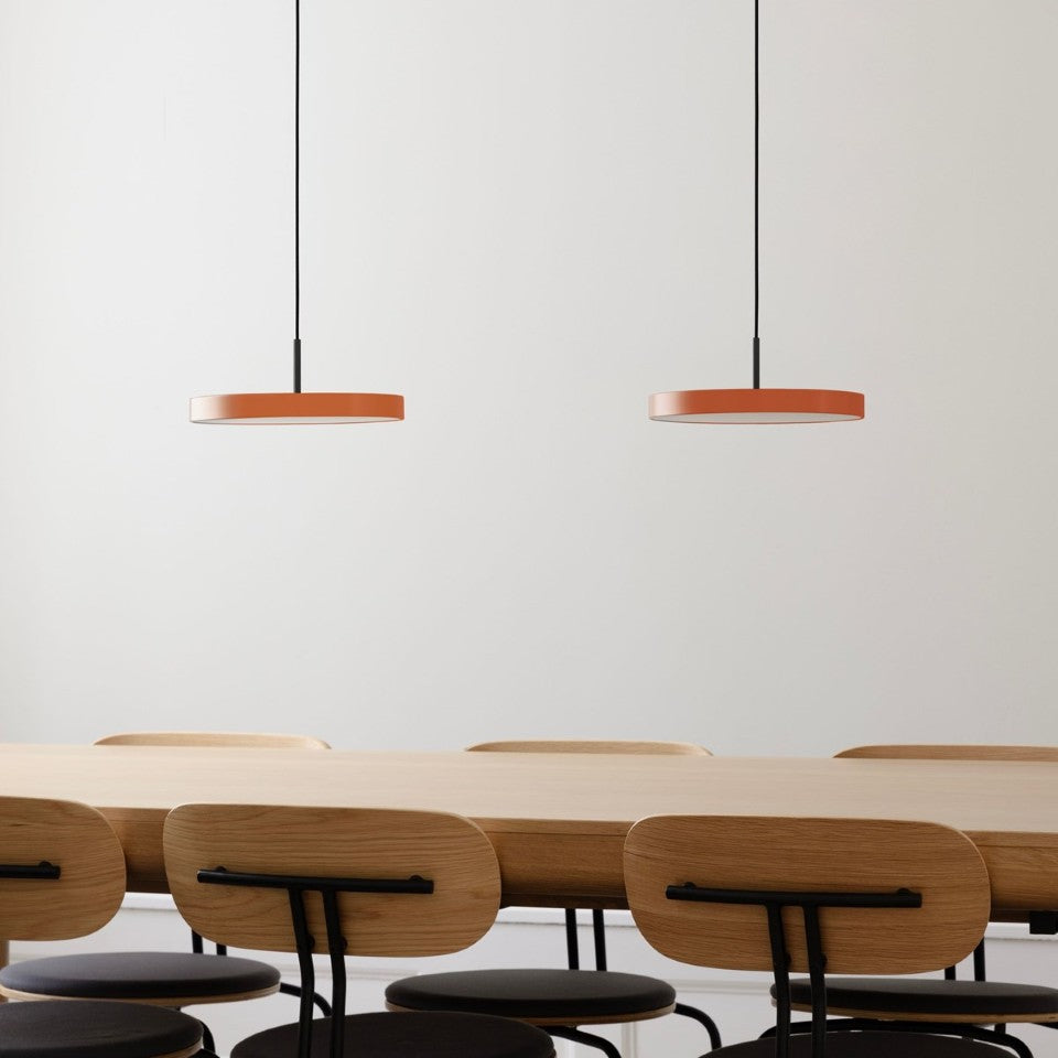 Asteria Plus pendel, orange og sort • UMAGE - Copenhagenhomedesign