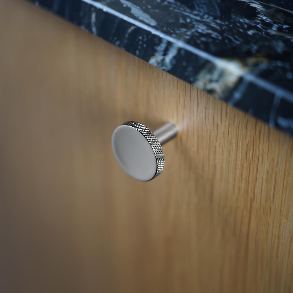 Møbelknop med diamond cut i blank forniklet  - Søllerød • Chr. Jørgensen - Copenhagenhomedesign