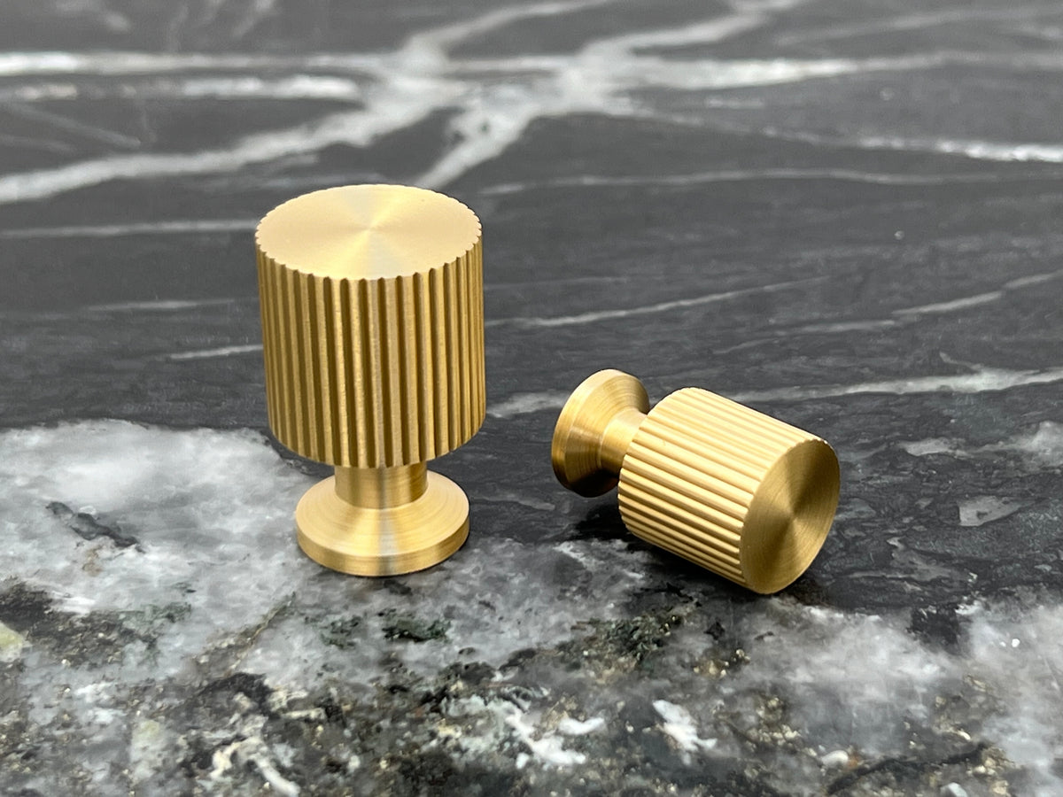 Møbelknop i børstet messing med lak, 33 mm - Marienlund   • Chr. Jørgensen - Copenhagenhomedesign