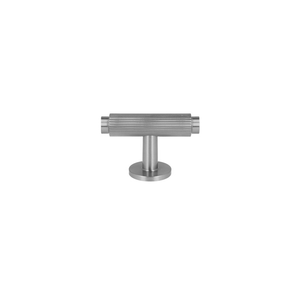Møbelknop T-bar med linjeret design i rustfrit stål look - Ryvang • Chr. Jørgensen - Copenhagenhomedesign