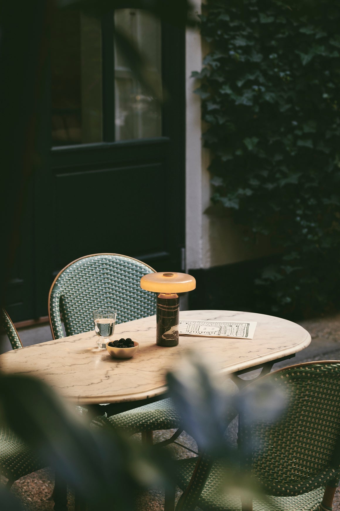 Trip Portable bordlampe, ash/grey glossy • Design by Us - Copenhagenhomedesign