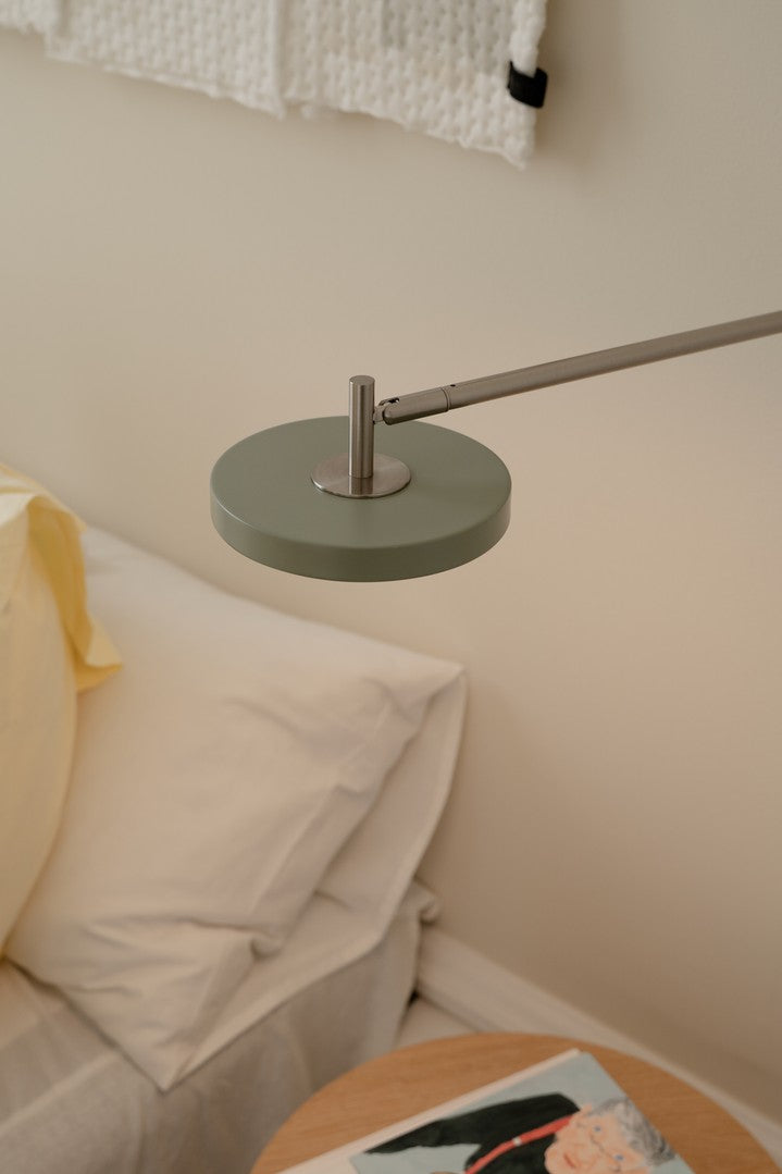 Asteria Wall væglampe, oliven og stål • UMAGE - Copenhagenhomedesign
