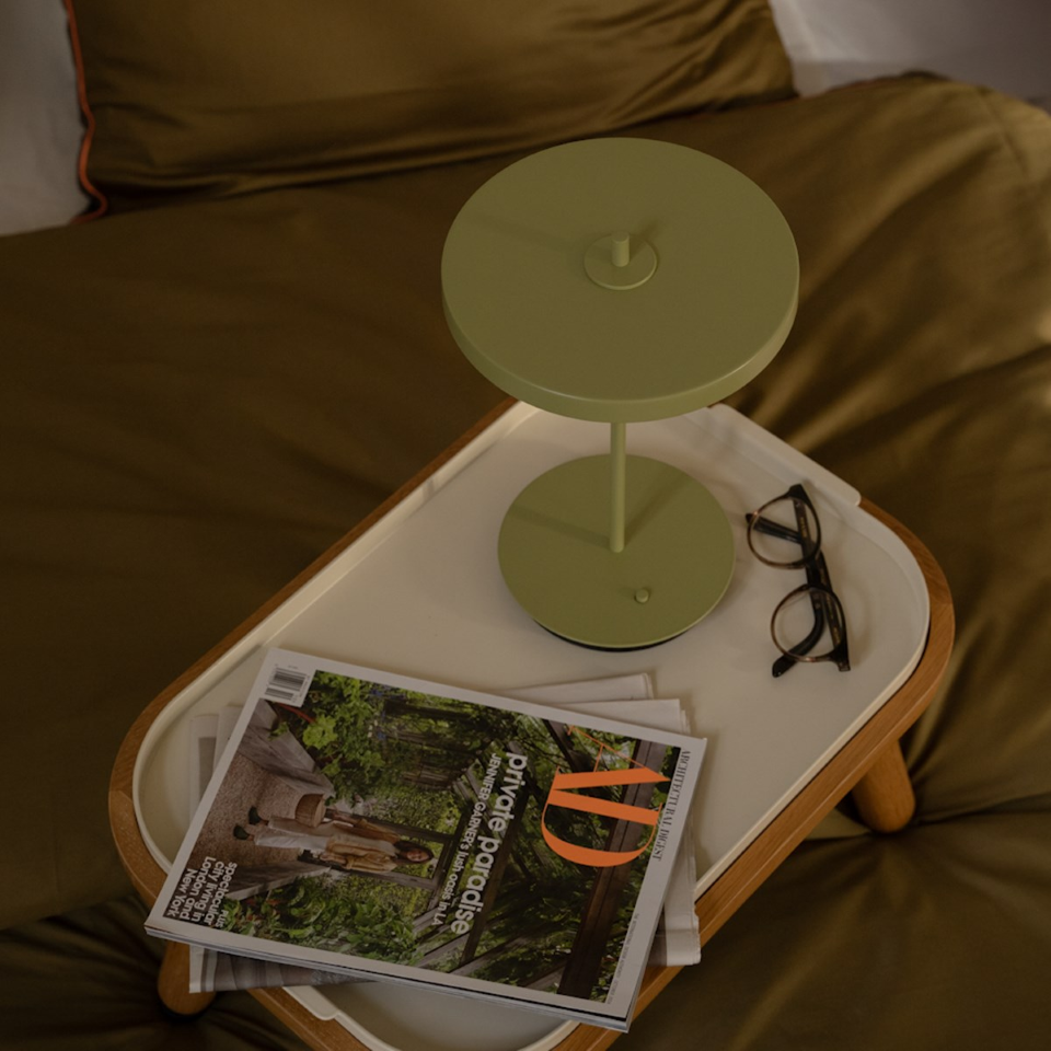 Asteria Move Monochrome, portable bordlampe, grøn (leaf) • UMAGE - Copenhagenhomedesign