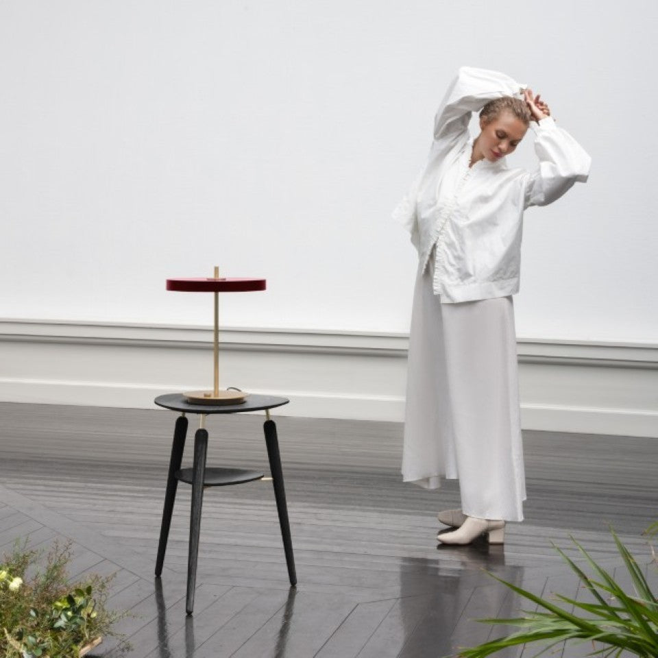 Asteria Table bordlampe, rød og messing • UMAGE - Copenhagenhomedesign