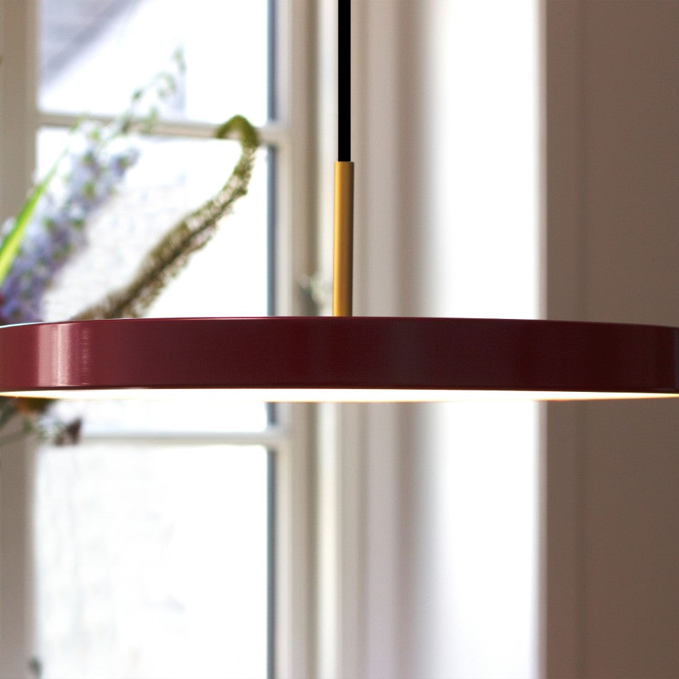Asteria pendel, rød og messing • UMAGE - Copenhagenhomedesign