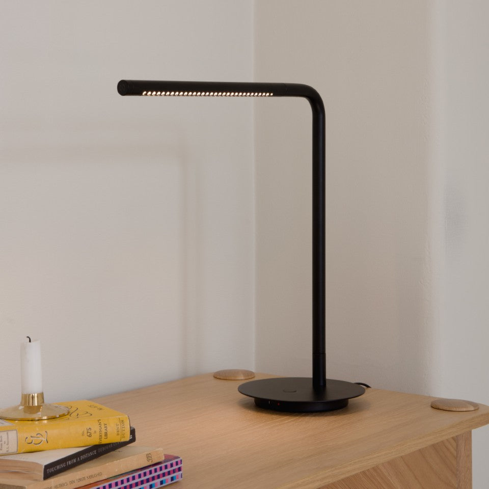 Omni Table bordlampe, sort • UMAGE - Copenhagenhomedesign