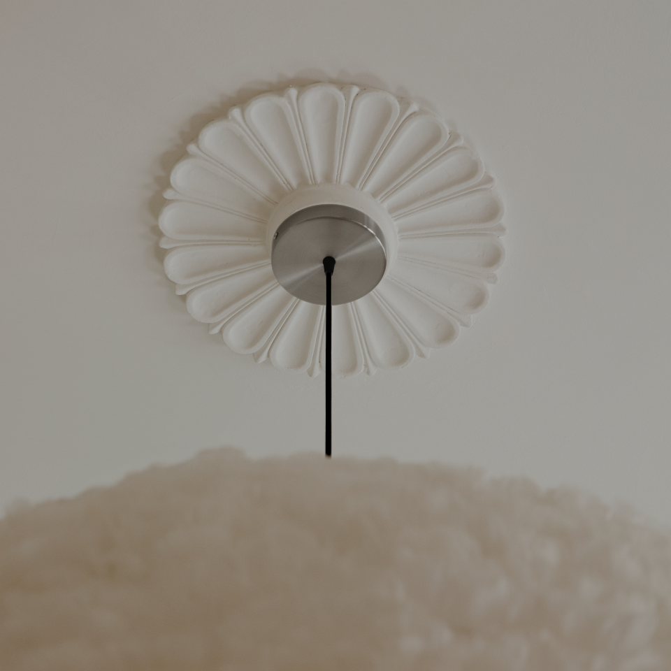 Rosette loftroset med ledning og fatning E27, børstet stål look • UMAGE - Copenhagenhomedesign