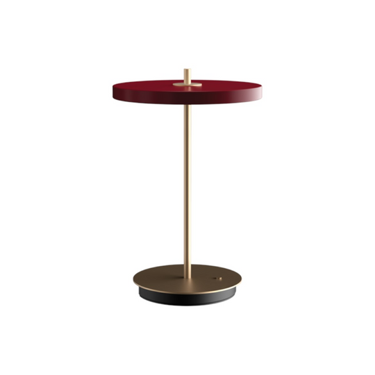 Asteria Move portable bordlampe, rød og messing • UMAGE