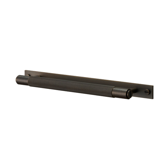 Cross greb i bruneret messing med bagplade og diamond cut mønster  • Buster + Punch