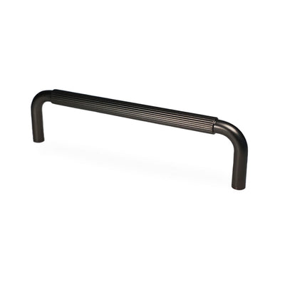 Køkkengreb med linjeret design i bronze / bruneret messing - Langelinie • Chr. Jørgensen