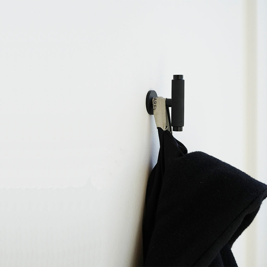 Møbelknop T-bar med diamond cut i sort - Nørrebro • Chr. Jørgensen - Copenhagenhomedesign