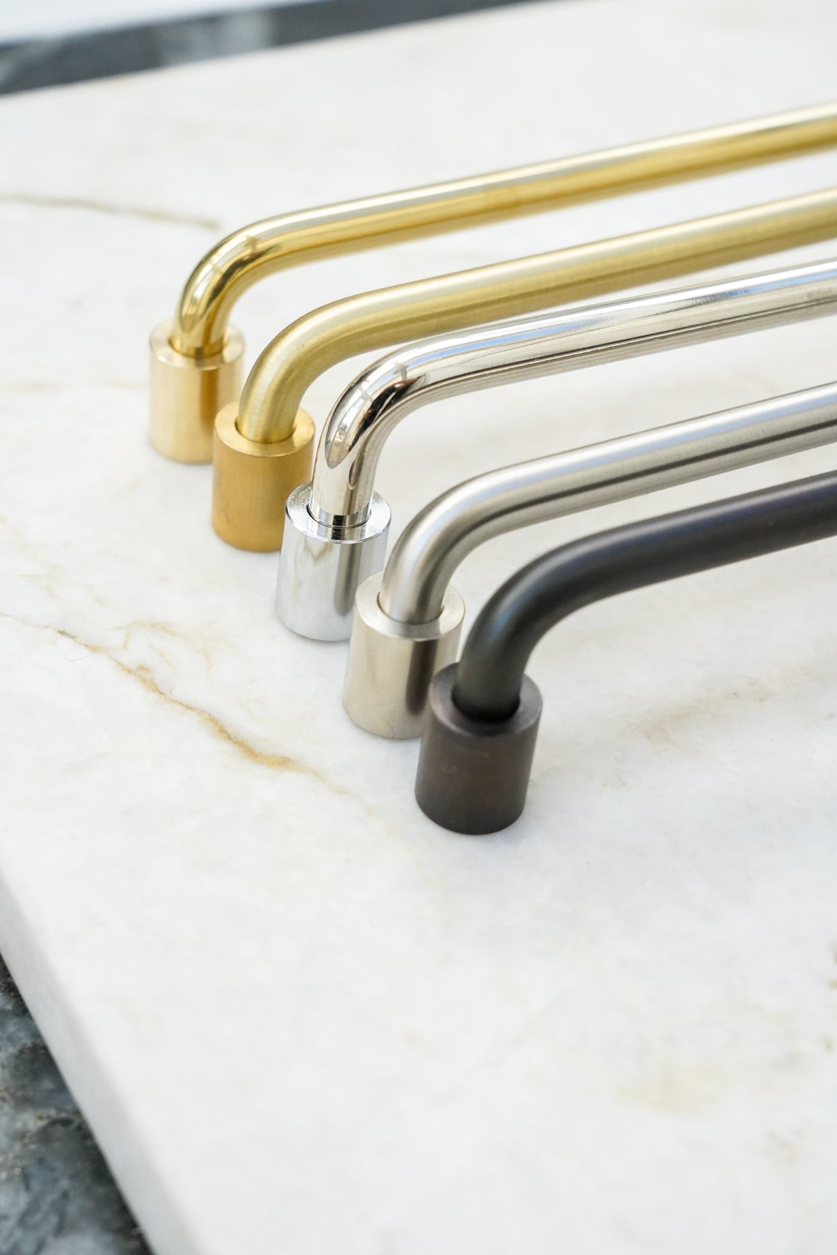 Ordrup • Greb i blank krom med separate fødder - Copenhagenhomedesign